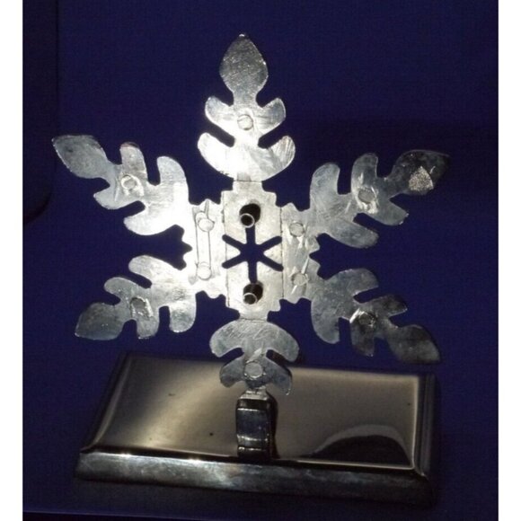 2 Pack 3D Snowflake Christmas Stocking Holders Metal Mantel Silver Tone Unique - Picture 14 of 14
